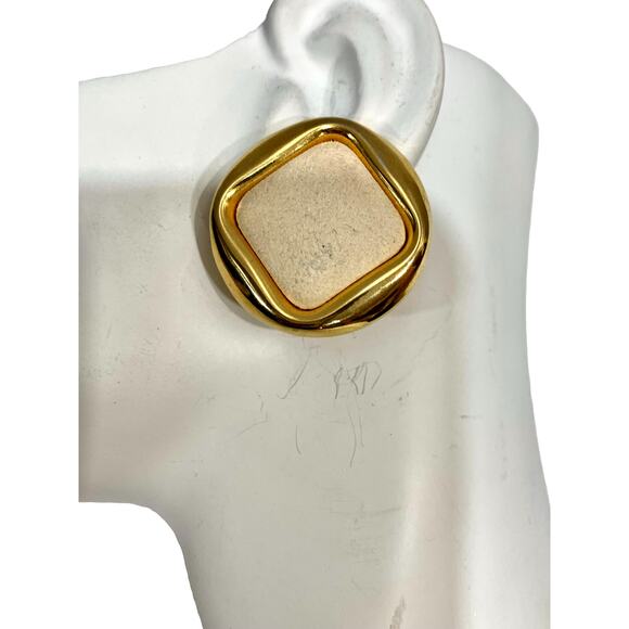 80s Gold & Cream Suede Oversized Clip On Earrings | Mod Minimalist | 1.5" - Picture 5 of 9